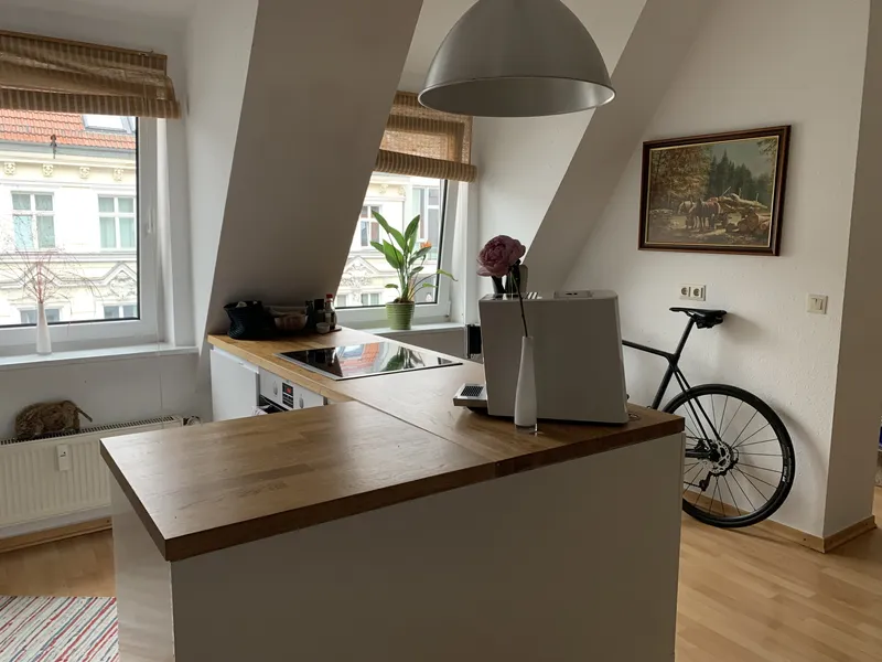 Helle Dachgeschosswohnung mit großer (20 qm) Dachterrasse/Loggia — photo 1